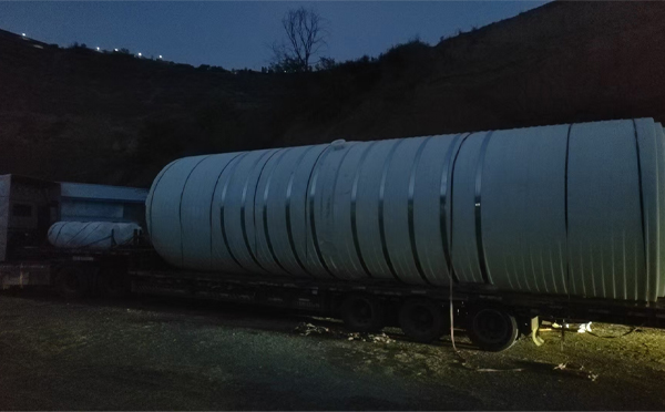 灵台圆桶运输途中