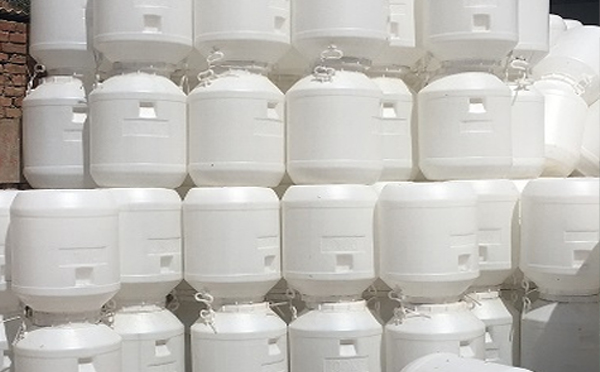 灵台塑料桶耐化学腐蚀性能选择指南